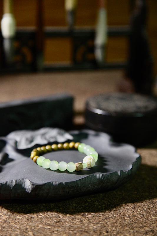 green sandalwood lotus beaded bracelet